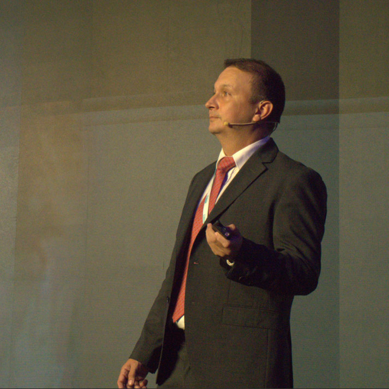 Dr. Carlos Téllez