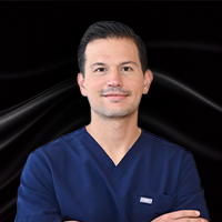 Dr. Juan Carlos Lloreda