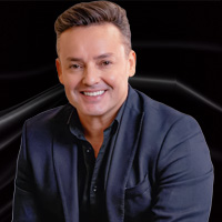 Dr. Giovanni Fuentes