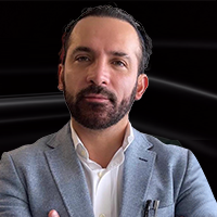 Dr. Camilo Reyes